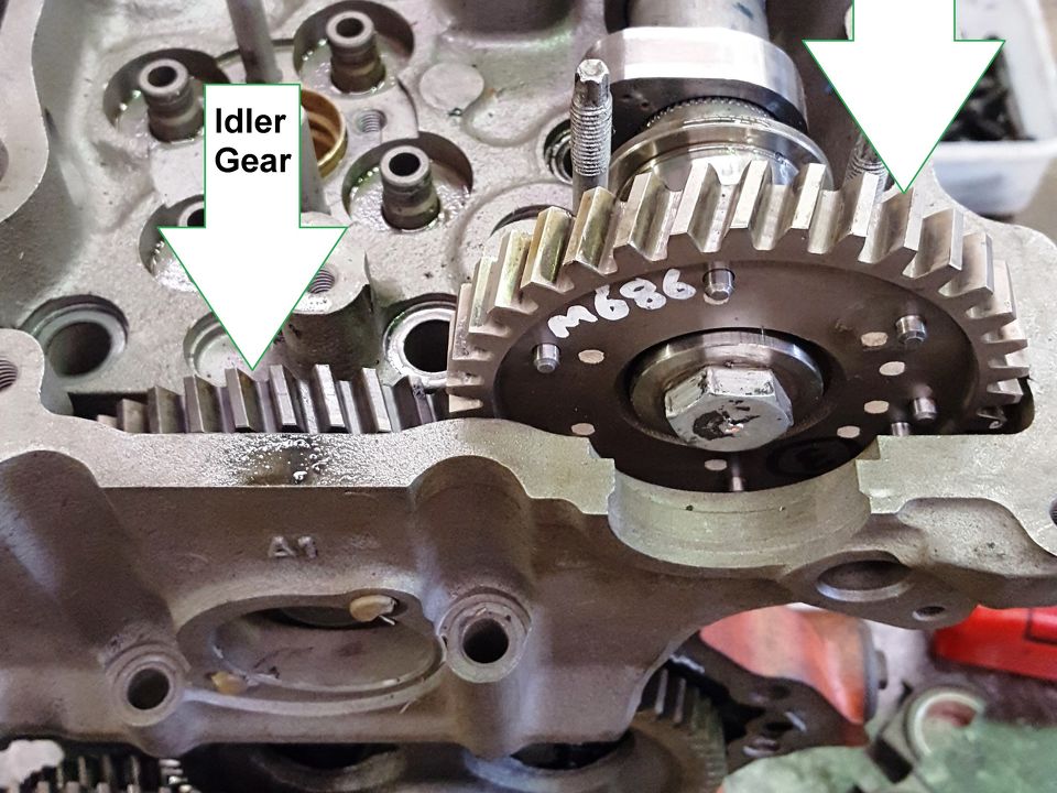Camshaft and Valve